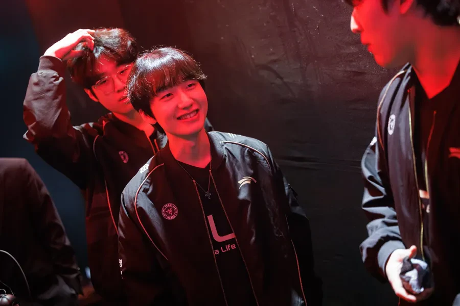 Hanwha Life Esports вышла в плей-офф Worlds 2025, обыграв CTBC Flying Oyster