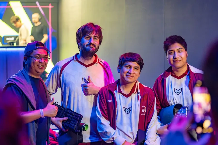 MOUZ и HEROIC вышли в полуфинал BLAST Slam IV