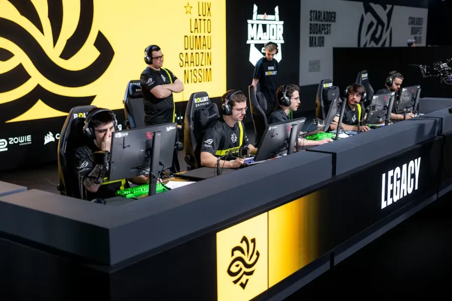 Budapest Major: провалы топ-команд в стартовый день