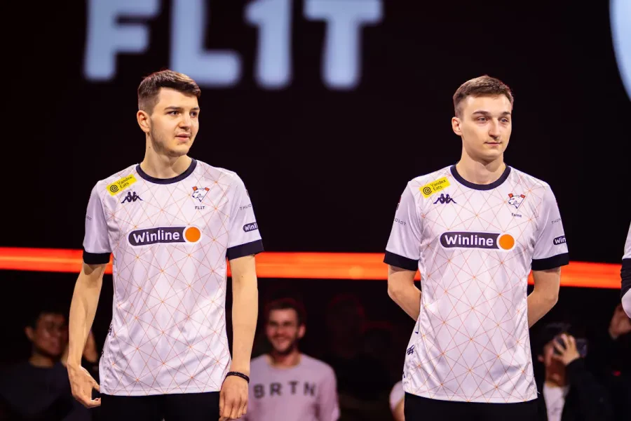 Virtus.pro выставила FL1T и fame на трансфер