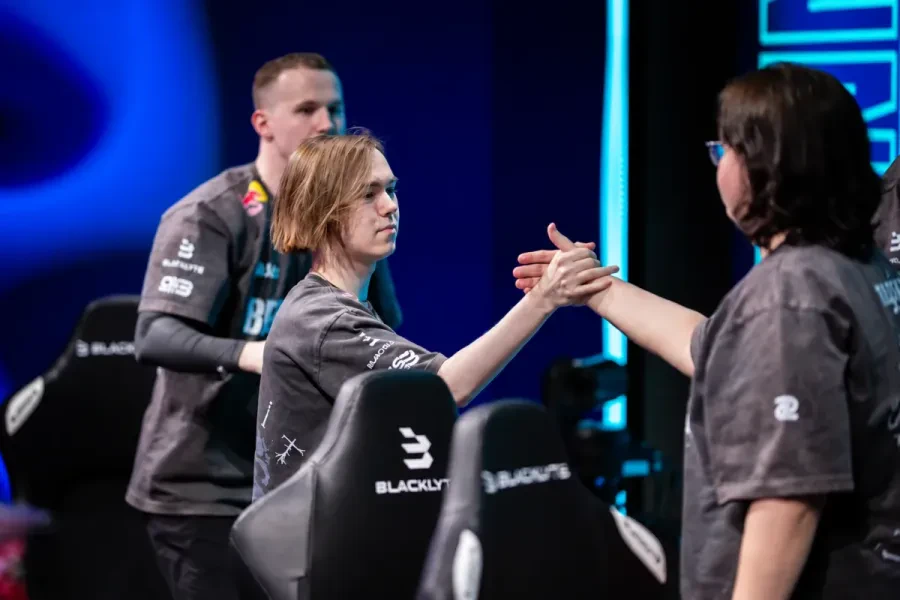 Team Spirit обыграла FaZe и первой вышла в гранд-финал BLAST Bounty Season 2