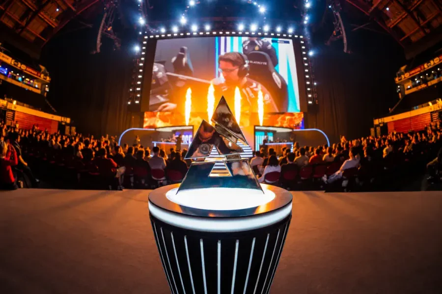 В четвертьфиналах BLAST Open Porto 2026 сыграют G2 Esports — Team Falcons и Vitality — FURIA