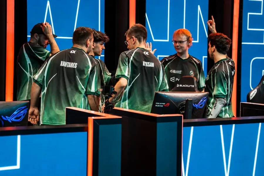 Aurora обыграла 9z и вышла в плей-офф Thunderpick World Championship 2026