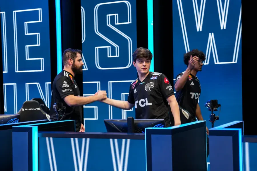 FURIA обыграла Legacy и вышла в плей-офф Thunderpick World Championship 2026