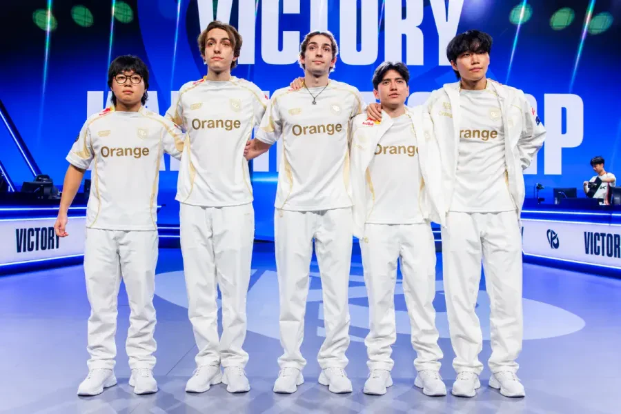 Karmine Corp победила MVK Esports и вышла в швейцарский этап Worlds 2026