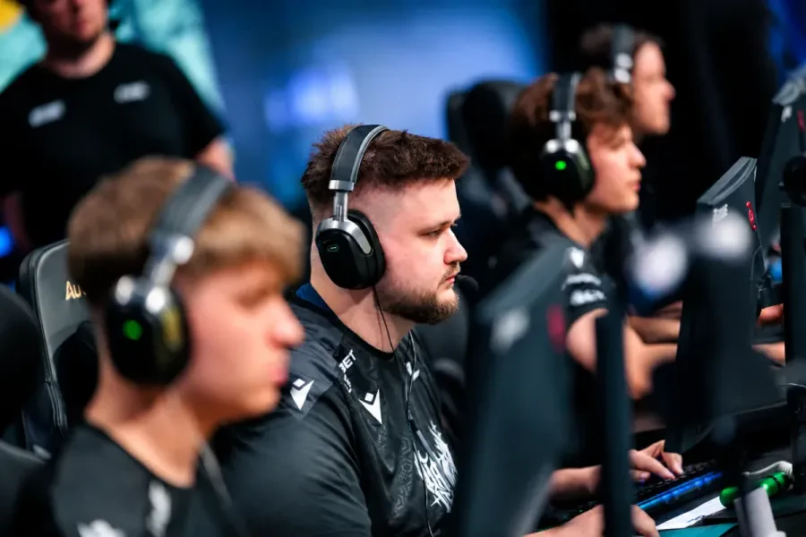 Snax попросил GamerLegion найти ему замену примерно за полтора месяца до ухода из состава