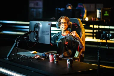 Фото Fisker - Хидэки Сасаки