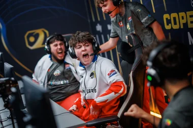 Фото Scrub - Итан Клумпп