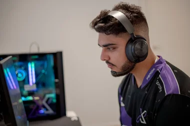 Фото lunr - Юви Сингх