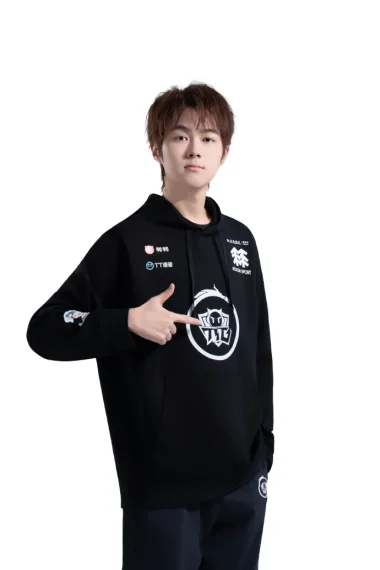 Фото Adou - Цзян Тао