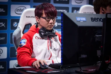 Фото Aluka - Пэн Чжэньмин