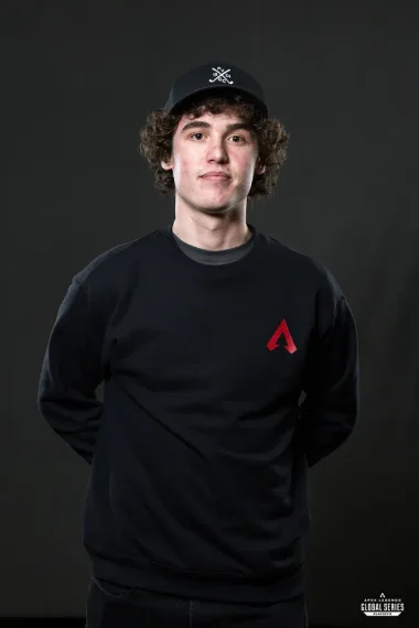 Фото Aeo - Брайан Тари