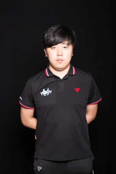 Фото Curious - Ли Вон-пё