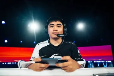 Фото Chewy - Кастер Трой Круиз