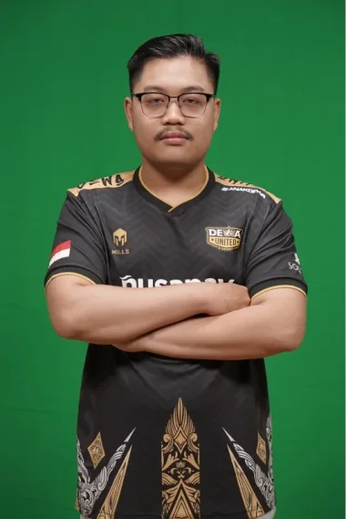 Фото P1ERCEE - Рики Эфризал