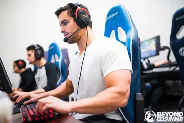 Фото freakazoid - Райан Абадир