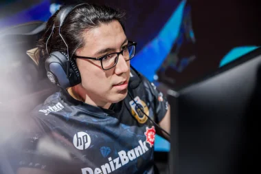 Фото Farfetch - Берк Бадур