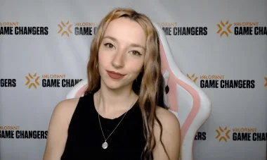 Фото AbogadiThais - Надя Спадаро