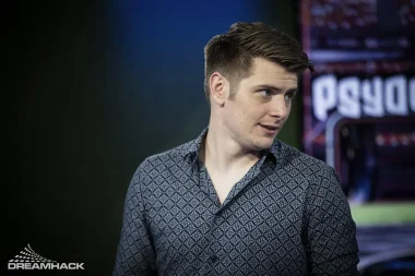 Фото Dreadnaught - Уэйд Пенфолд