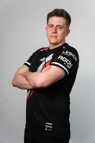 Фото Shas[O]Udas - Томас Ли