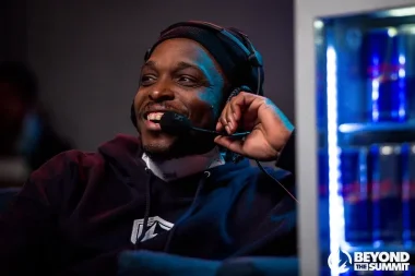 Фото HomeMadeWaffles - Брэндон Коллиер