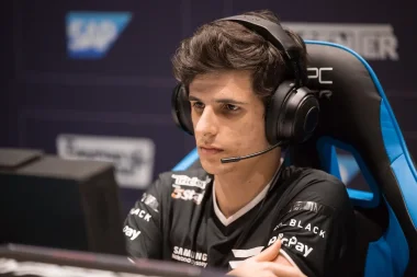 Фото 4dr - Адриано де Паула Мачадо