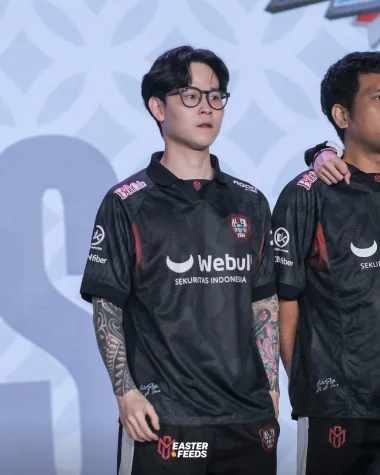 Фото R E K T - Густян Рект