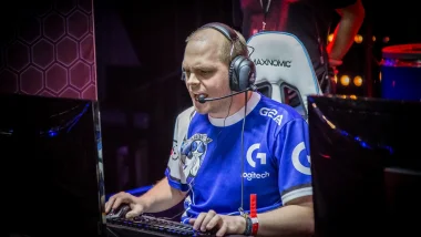 Фото HasuObs - Деннис Шнайдер