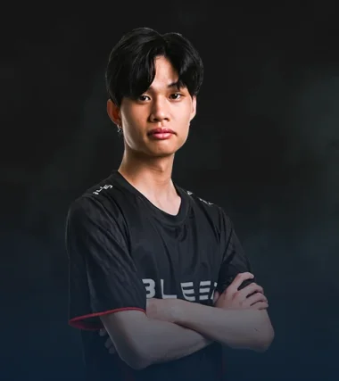 Фото Dec - Декланн Тей Ви Джун