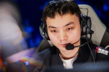 Фото Light - Ван Гуанью