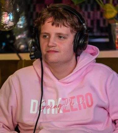 Фото Skye - Алекс МакКалум