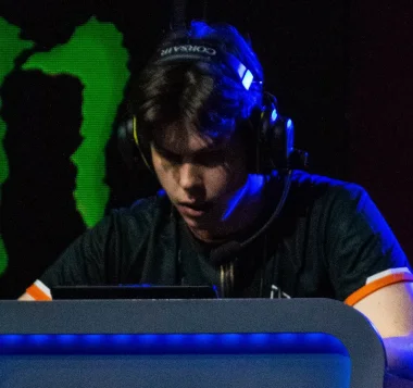 Фото Cursed - Торьюс Аамбакк