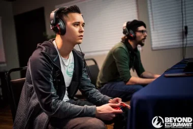 Фото HoneyBee - Тим Командёр