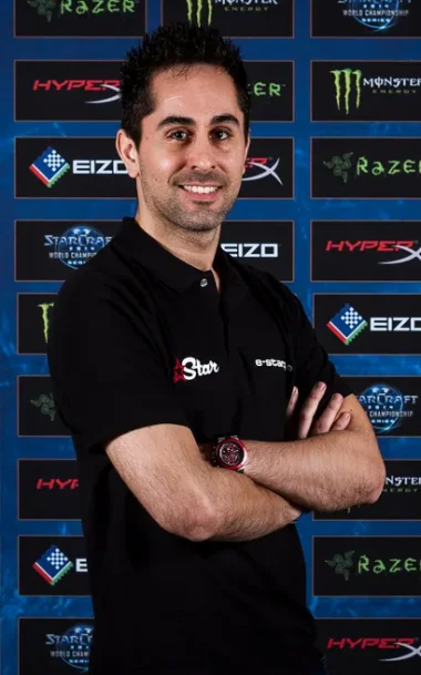 Фото HoBBiT - Моисес Абаскаль