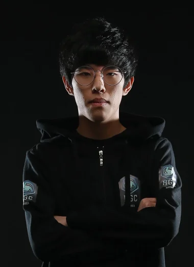 Фото NOCHAT - Джун Ли