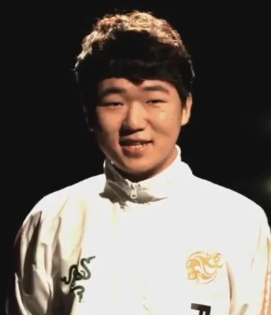 Фото Whale - Аhn Джун-хва