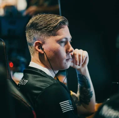 Фото BarelyAzn - Тайлер Шелл