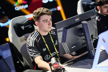 Фото Envoy - Дилан Хэннон