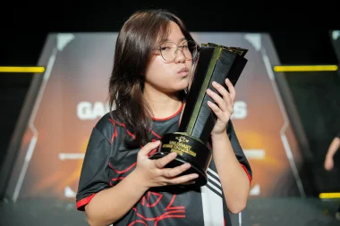 Фото Yxqme - Surassawadee Khongpechdee