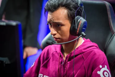 Фото Mirror - Руди Бельтран