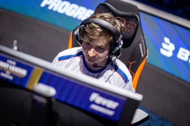 Фото Fever - Лахлан Эйтчисон