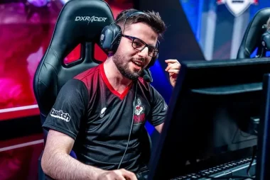 Фото Maxlore - Нубар Сарафян