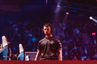 Фото Bagel - Колби Смит