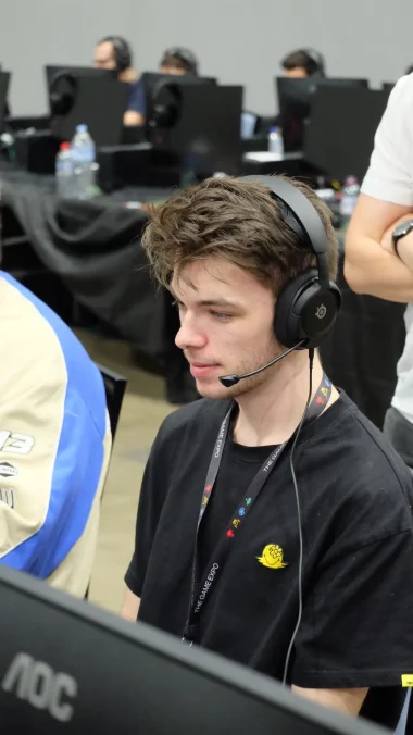 Фото Scout - Джеймс МакГрегор