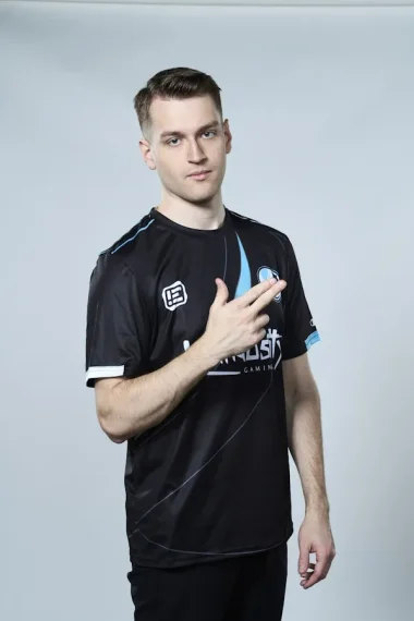 Фото Snakers - Джейк Винант