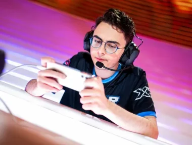 Фото Snitch - Джошуа Беннетт