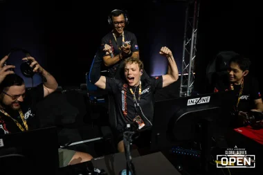 Фото YungHongKong - Карл Мёллер Ларсен