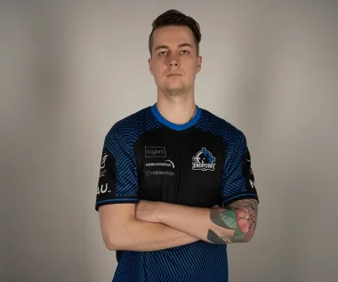 Фото Fake - Йоонас Ойкариинен