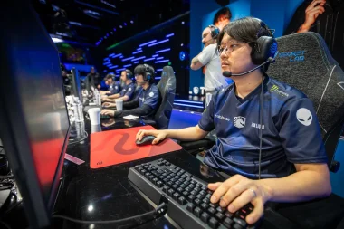 Фото CoreJJ - Йо Ёнг-ин