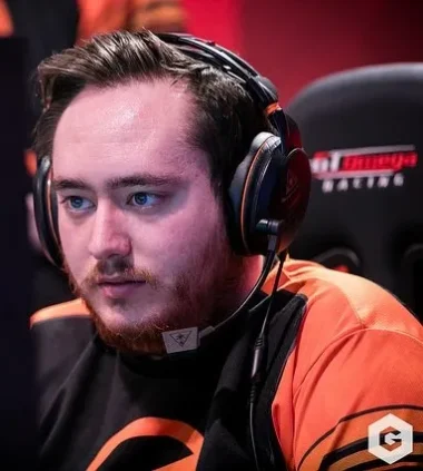 Фото Shakahron - Митчелл Джонсон